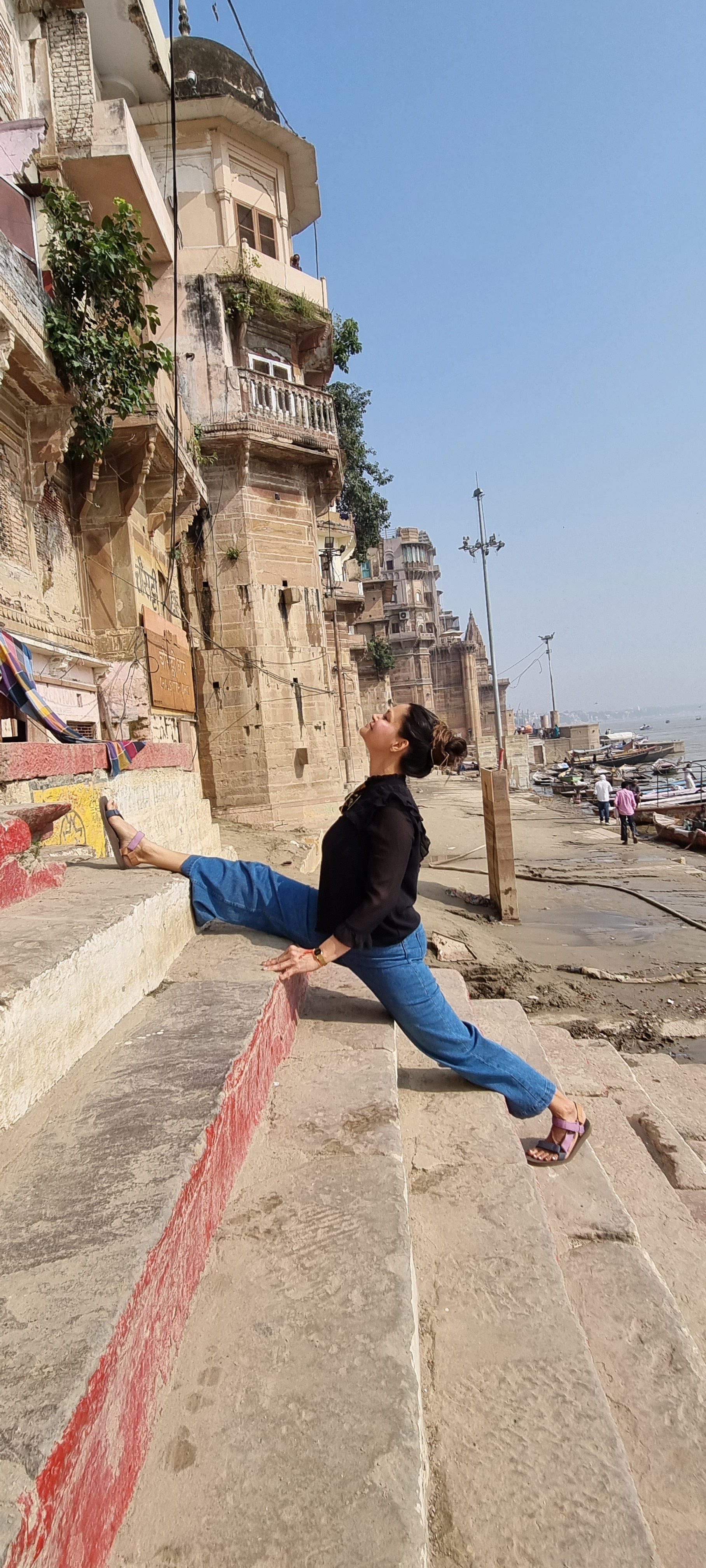 Hanumanasana at the Chausanthi Ghat.